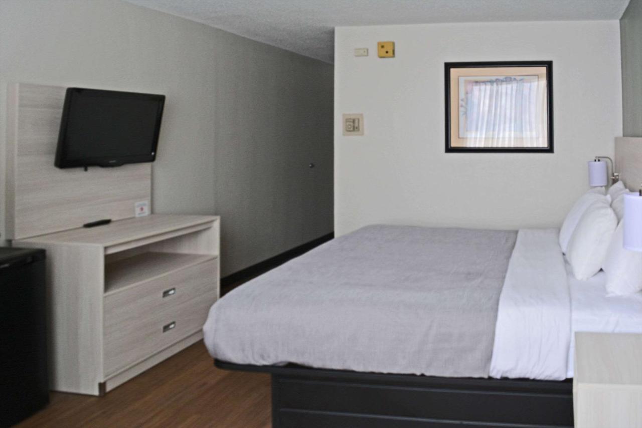 Quality Inn & Suites East Syracuse - Carrier Circle Esterno foto